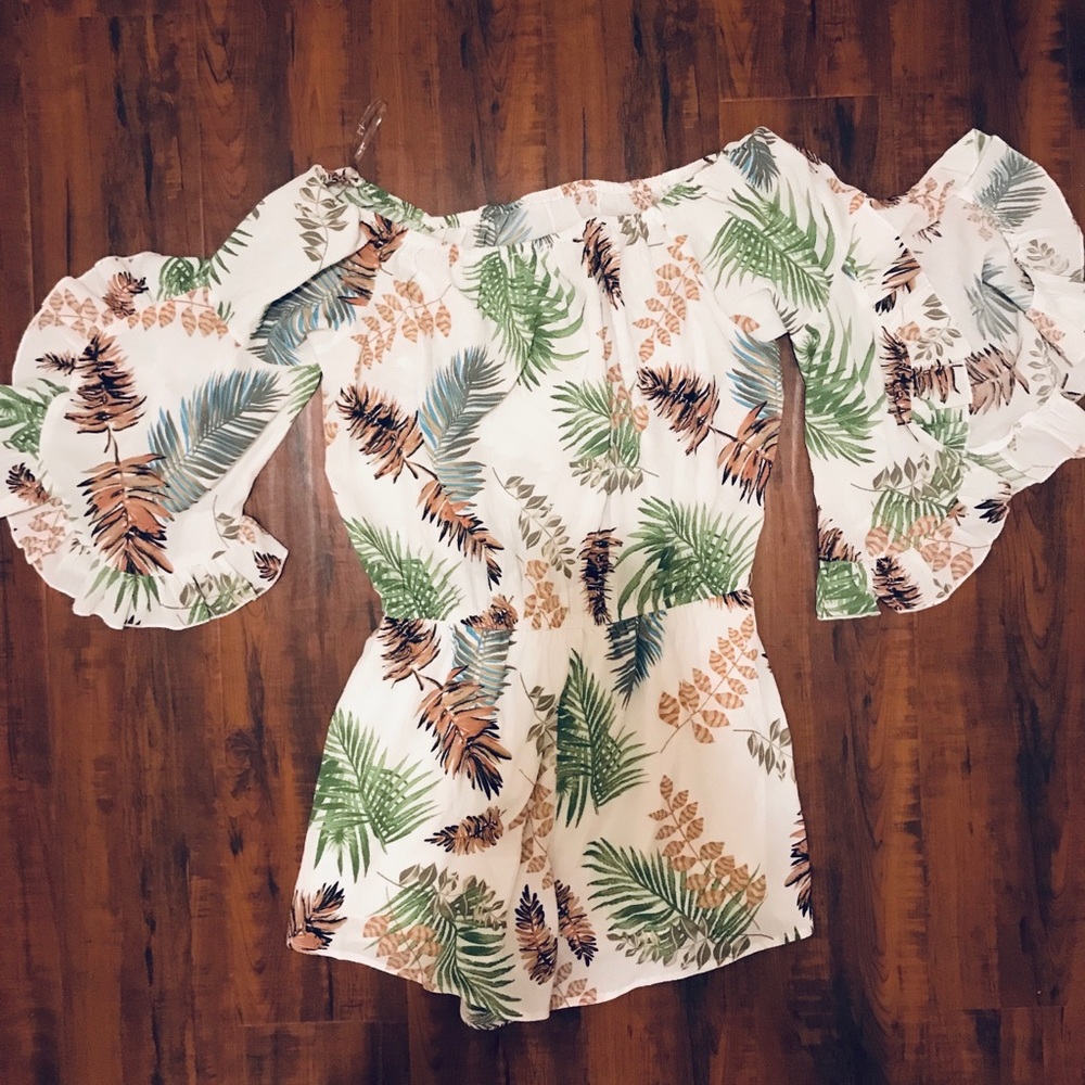 Gorgeous Romper With Flutter Sleeves - image 2